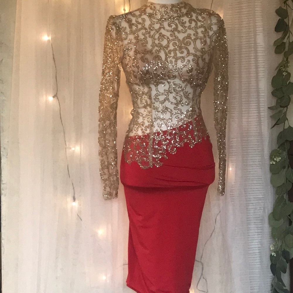 ABYSS BY ABBY | GOLD LACE TOP RED SATIN | size XS